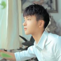 导读:  今天小编为大家准备了一些小清新男生微信头像,满屏的青春